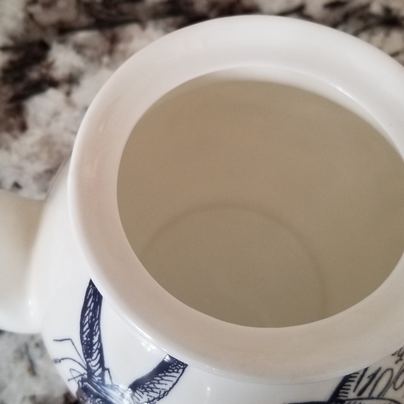 Alice in wonderland teapot - Picture 8 of 8